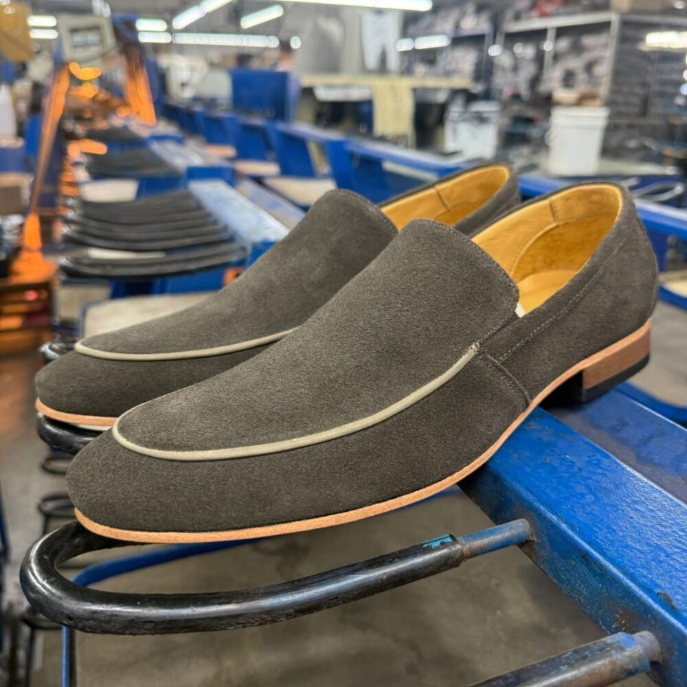 Loafer Camurça Mancini Oliva