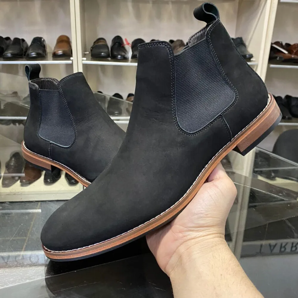 Bota Chelsea Nobuck Preta