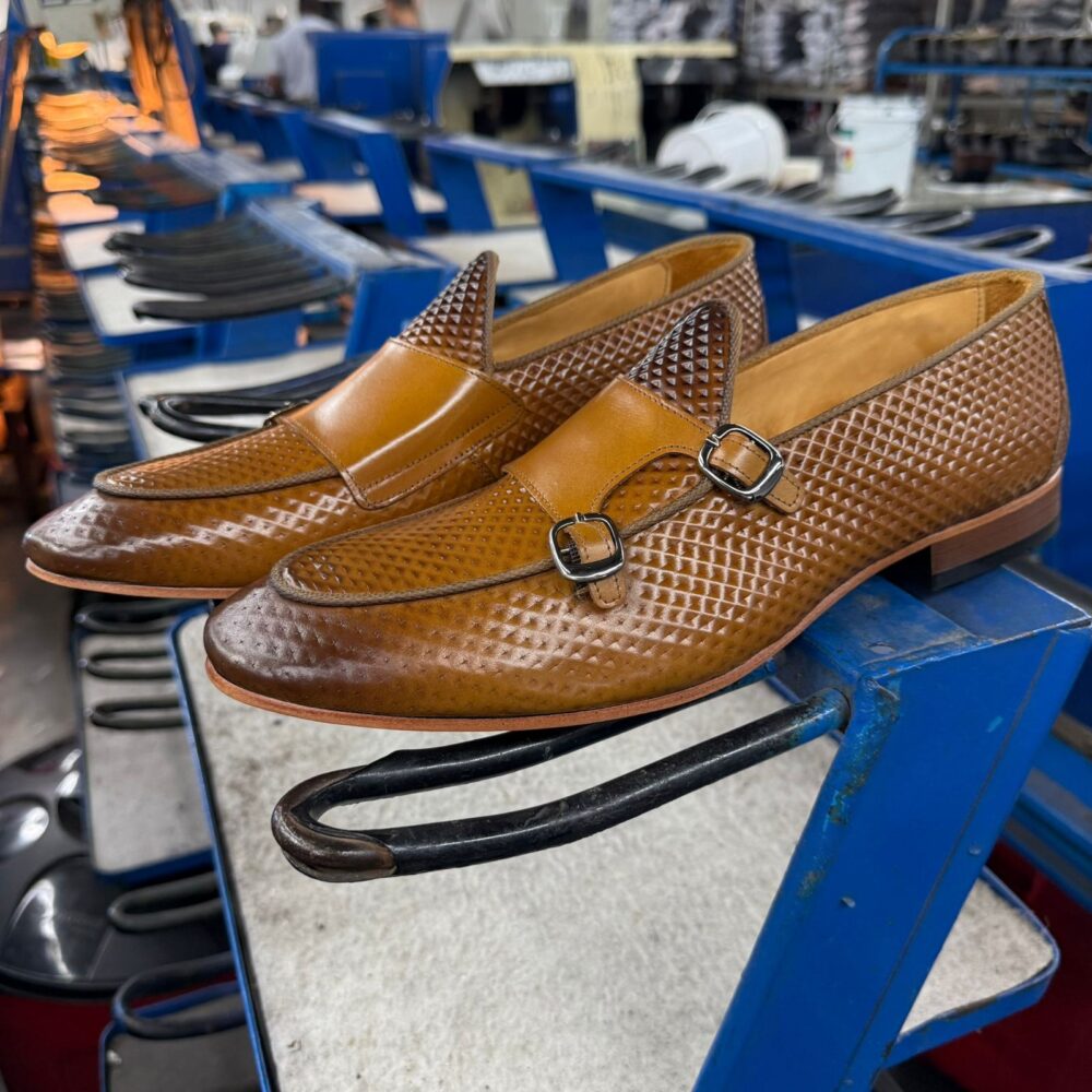 Sapato Monk Strap Corlene Whisky