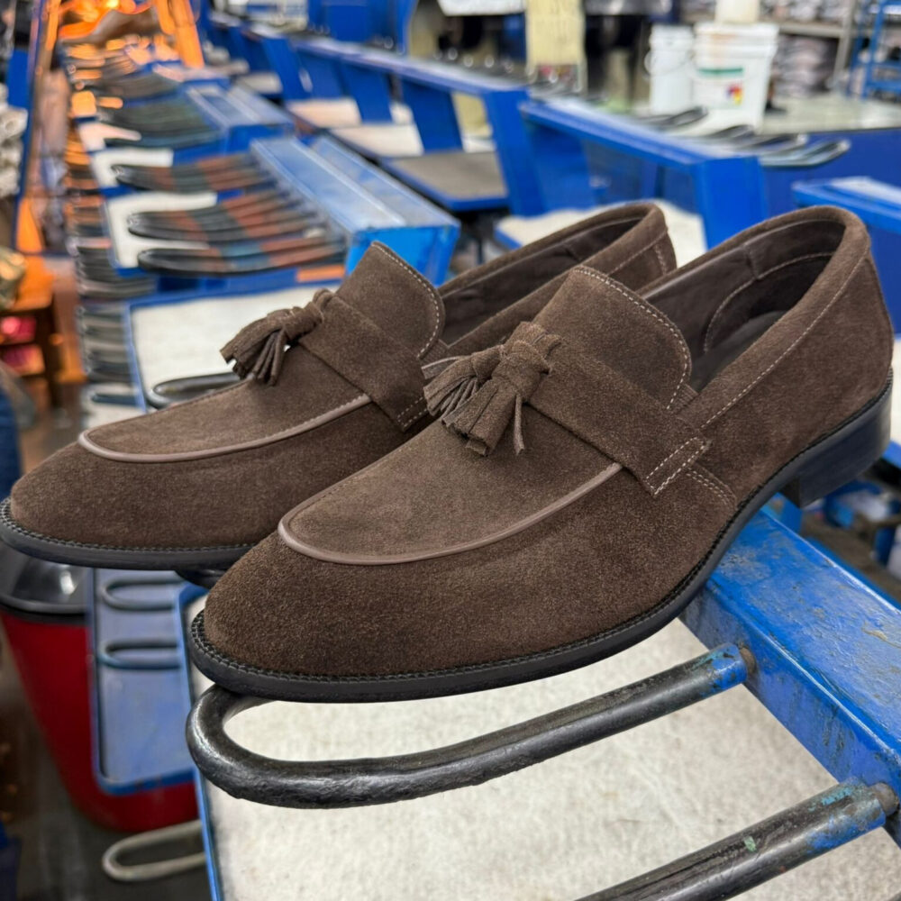 Loafer Ferraro Exclusive Camurça Café